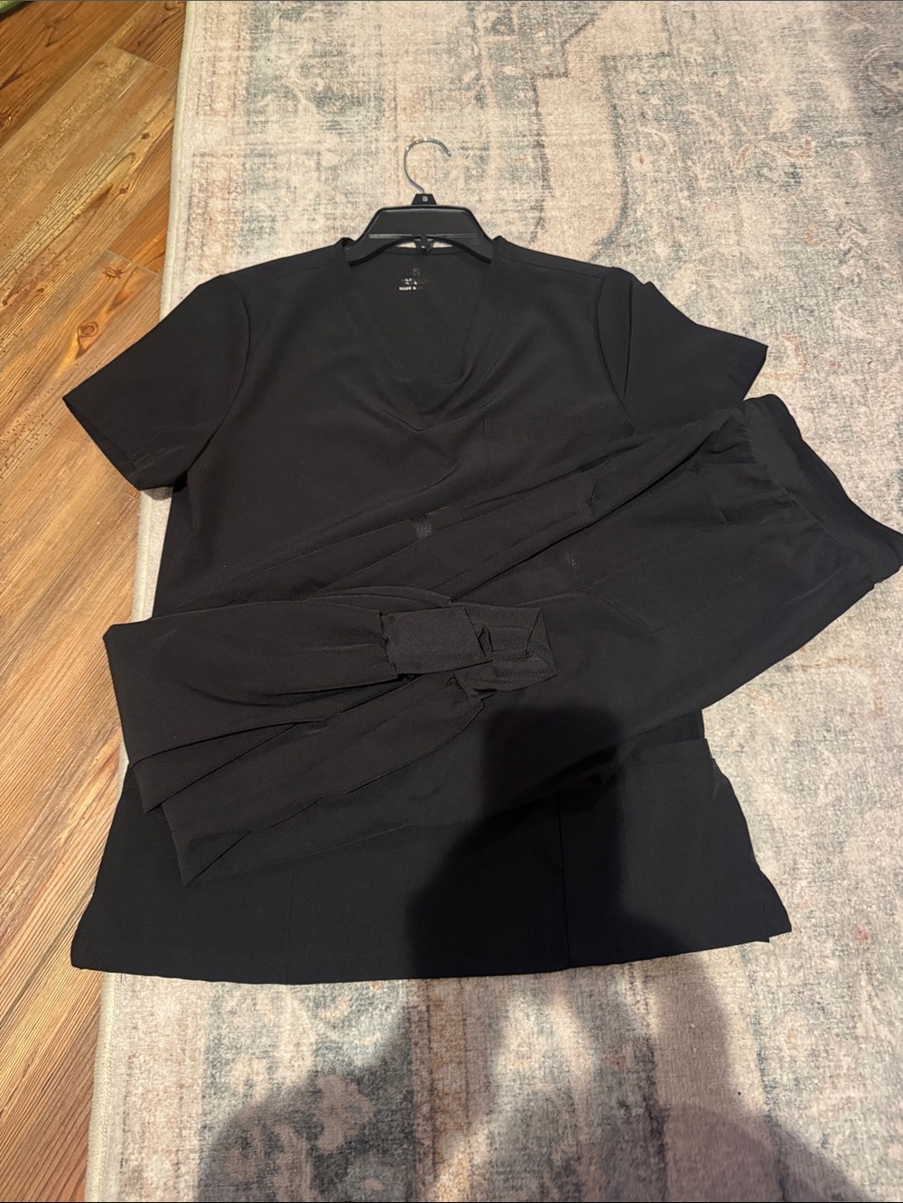 Amazon Women's Black Short Sleeve V-Neck Top